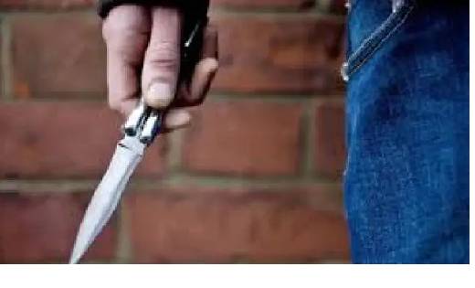 प्रेमिका ने की बात बंद तो सनकी आशिक ने युवती पर चाकू से किया... - CG Sandesh