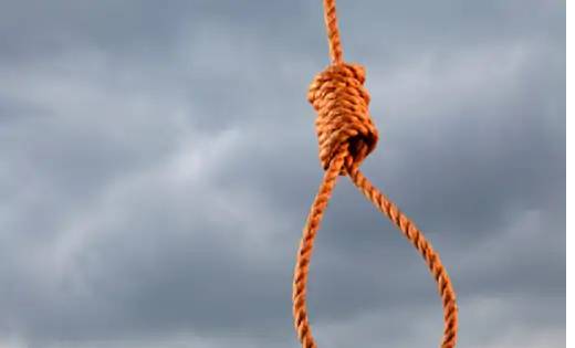 माता-पिता के घर जाकर खाता था खाना ,पत्नी को आया गुस्सा फंदे ... - CG Sandesh