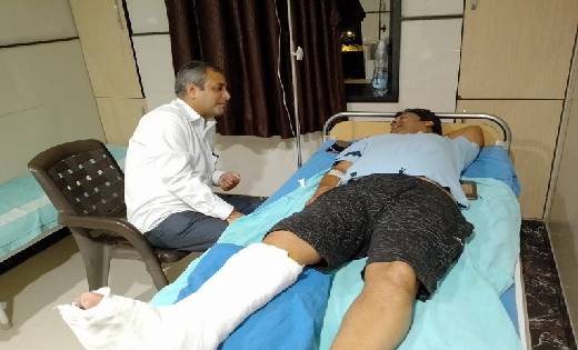 राहुल को बचाते हुए अफसरों को भी आई चोटें, SDM के पैर की हड्ड... - CG Sandesh