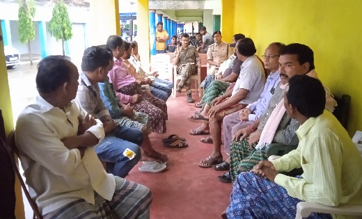 बसना : चनाट में चलित थाना कार्यक्रम के तहत पहुँचे आईपीएस निख... - CG Sandesh