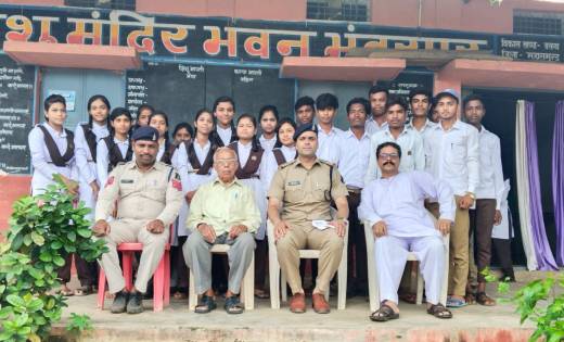 सरस्वती शिशु मंदिर में भंवरपुर चौकी द्वारा खाकी के रंग स्कूल... - CG Sandesh
