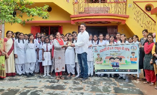 खाकी के रंग स्कूल के संग : महासमुंद जिले के सभी स्कूलों व कॉलेजों के बच्चो के बीच पहुँचकर विभिन्न विषयों पर दी जायेगी जानकारी