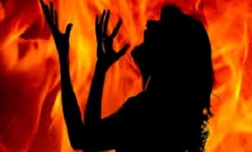 बसना : पति की प्रताड़ना से तंग आकर पत्नी ने खुद को लगायी आग, ... - CG Sandesh