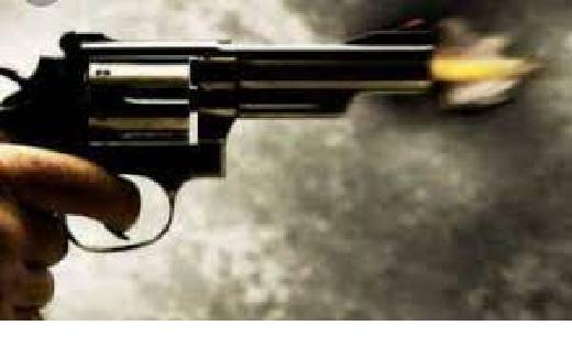  ब्रेकिंग : घर में घुसकर खाना खा रहे दंपती को मारी गोली ,पति... - CG Sandesh