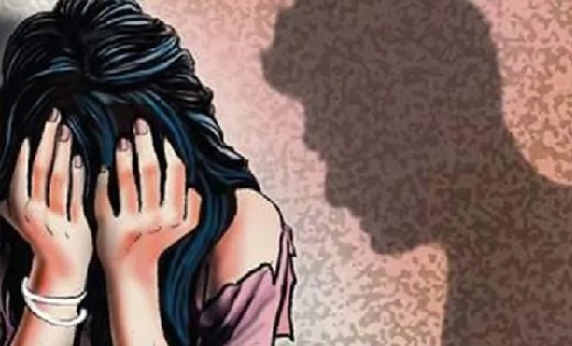 बसना : खिड़की से घुसकर जबरदस्ती करने की कोशिश, महिला के शोर म... - CG Sandesh