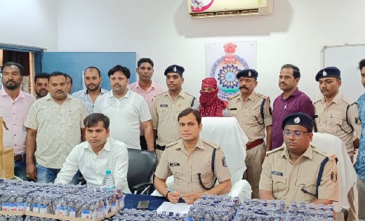 महासमुंद : भारी मात्रा में प्रतिबंधित नशीली टेबलेट व कोडीन युक्त सिरप के साथ 01 अन्तर्राज्यीय आरोपी गिरफ्तार