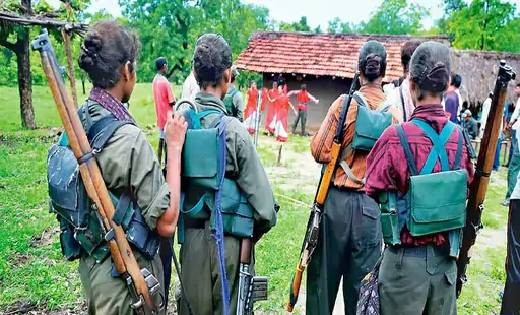 देर रात 12 नक्सली घर से उठाकर ले गए जंगल, फिर ग्रामीण का धार... - CG Sandesh