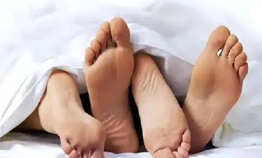 गर्लफ्रेंड के साथ संबंध बनाते वक्त 28 साल के युवक की हुई मौत... - CG Sandesh