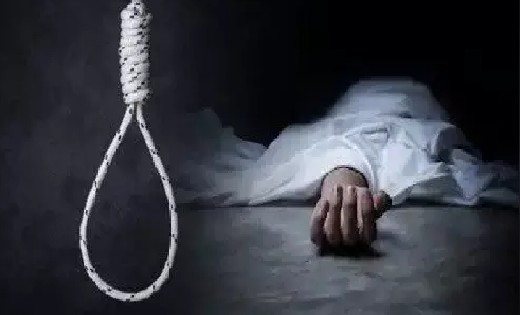 महासमुंद : स्कूल के पास युवक ने की आत्महत्या