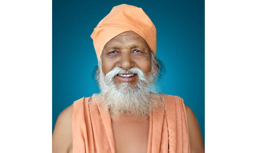 बसना : बाबा निरंजनदास को समिति के सदस्यों ने अस्पताल में करा... - CG Sandesh