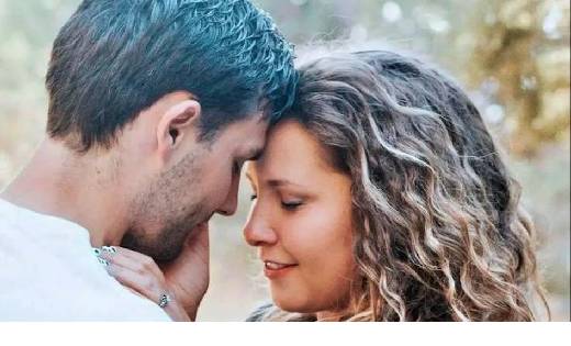 19 साल की माँ को अजनबी शख्स से हो गया प्यार ,फिर कर लिया ये ... - CG Sandesh