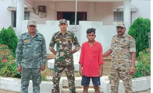 कलयुगी बेटे ने डंडे से पीट-पीटकर बाप की कर दी हत्या , गुस्से... - CG Sandesh