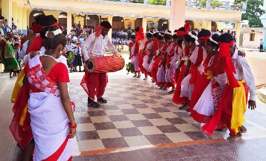 स्कूलों में बच्चों ने हर्षोल्लास से मनाया हरेली तिहार - CG Sandesh
