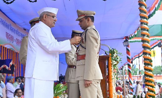 छत्तीसगढ़ के 10 अधिकारियों को पुलिस वीरता पदक, 10 अधिकारियों... - CG Sandesh