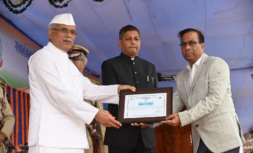 मुख्यमंत्री ने प्रदेश के तीन उत्कृष्ट स्वावलंबी गौठानों को क... - CG Sandesh