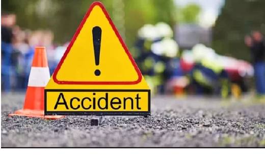 तेज रफ्तार ट्रेलर ने बाइक सवार तीन लोगों को रौंदा, सभी की मौ... - CG Sandesh