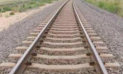 कॉलेज छात्रा ने ट्रेन के सामने कूदकर की खुदखुशी - CG Sandesh