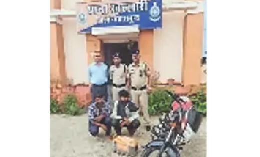 खल्लारी : ट्रैक्टर की बैटरी को चोरी करने वाले 2 आरोपी को पुल... - CG Sandesh
