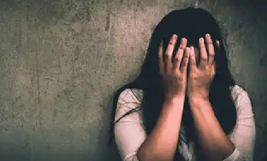 पटेवा : घर घुसकर महिला से की छेड़छाड़ - CG Sandesh
