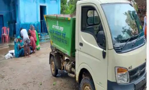 नगर पंचायत का अमानवीय चेहरा, शव ले जाने नगर पंचायत ने भेजी क... - CG Sandesh