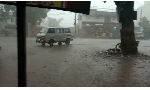 बसना : बारिश से किसानों के चेहरे खिले, उमस से मिली राहत - CG Sandesh