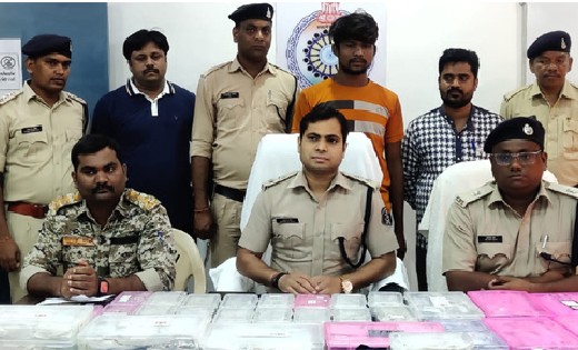 सरायपाली : कार से करोड़ो की चांदी की तस्करी करते 02 तस्कर गिरफ्तार 