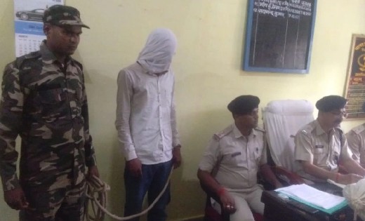पत्नी का गला घोंटा, 4 माह की बेटी को कुचलकर मार डाला - CG Sandesh
