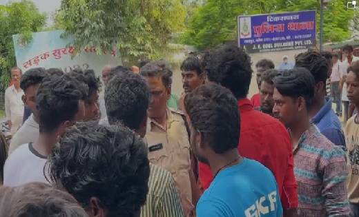 राजधानी में बेखौफ है बदमाश, युवक की दिनदहाड़े पीट-पीटकर की ह... - CG Sandesh