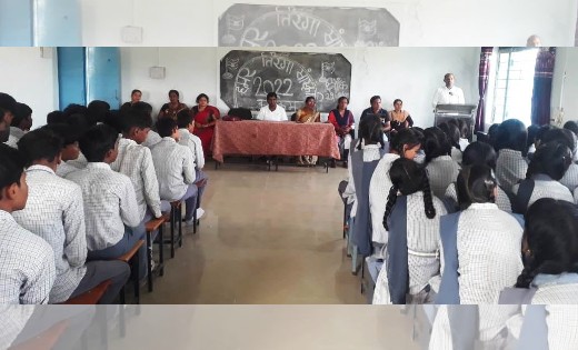 जिला प्रशासन की संयुक्त टीम ने बताया मोबाईल की लत से छुटकारा... - CG Sandesh