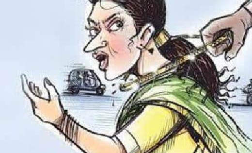 पिथौरा : कथा सुनने गयी 2 महिलाओं के गले से सोने के चैन पार