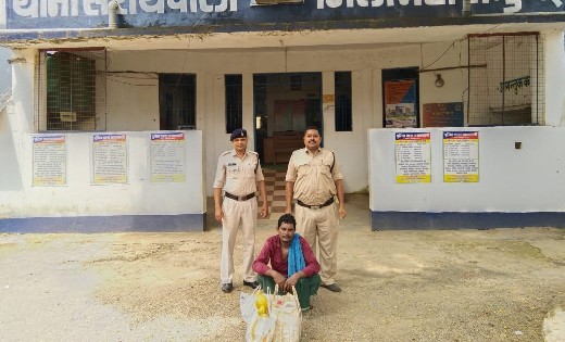 सरायपाली : 20  लीटर  हाथ भट्ठी महुआ शराब के साथ 1 गिरफ्तार - CG Sandesh