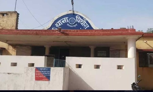 पिथौरा : बार चौक में साथियों के साथ आकर की मारपीट, मामला दर्... - CG Sandesh