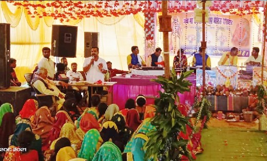 बागबाहरा : श्रीराम कथा सुनने ग्राम मंजरही पहुँचे मण्डल अध्यक... - CG Sandesh