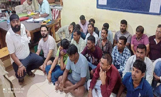 Big News : बीजेपी नेता के यहां पुलिस की रेड, 24 जुआरी 11 लाख... - CG Sandesh