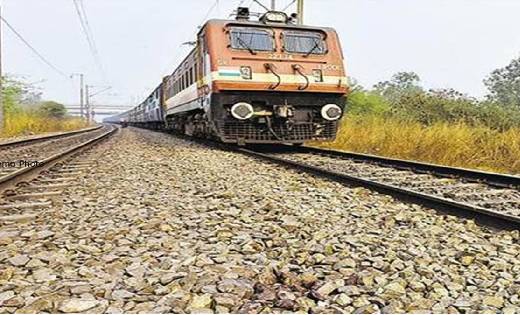 महासमुंद : ट्रेन से कटकर अज्ञात पुरुष की मौत