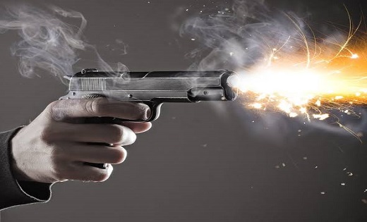 CG : कांग्रेस नेता ने की सरेआम फायरिंग...सहम गए बस स्टैंड मे... - CG Sandesh