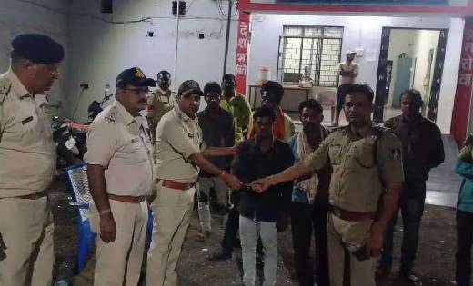 जंगल में मिला 7 वर्षीय बालिका का सिर, धड़ की तलाश में जुटी पु... - CG Sandesh