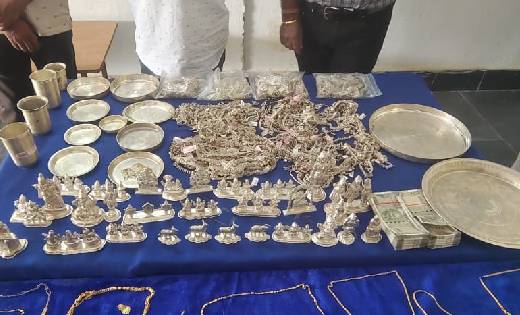 कोमाखान : अन्तर्राज्यीय चेक पोस्ट नाका में पकडी गई भारी मात्... - CG Sandesh