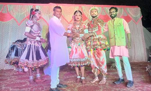 बसना : बाजार पड़ाव में हुआ नृत्य प्रतियोगिता का आयोजन - CG Sandesh