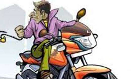 सरायपाली : शराब दूकान के बाहर से बाइक चोरी - CG Sandesh