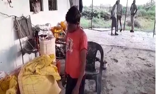 फॉर्म हाउस में रहस्यमयी स्थिति में फांसी पर लटका मिला मजदूर.... - CG Sandesh