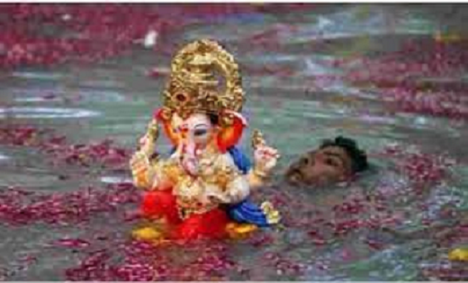 गहरे समुद्र में 24 घंटे तक गणेश मूर्ति के सहारे तैरता रहा बच... - CG Sandesh