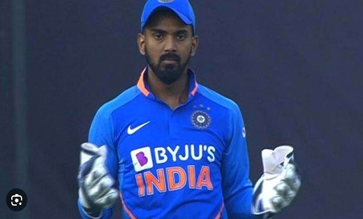 India’s wicketkeeper batsman : लगातार हार से बौखलायी इंग्लैं... - CG Sandesh