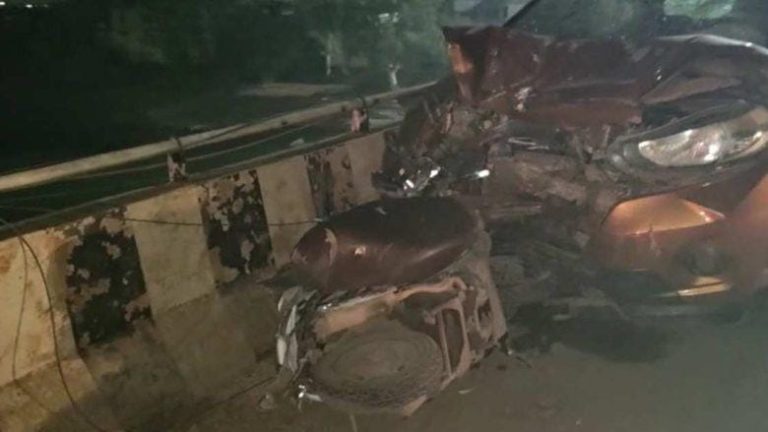 road accident : एक्टिवा सवार को तेज रफ्तार कार ने  रौंदा 2 ल... - CG Sandesh