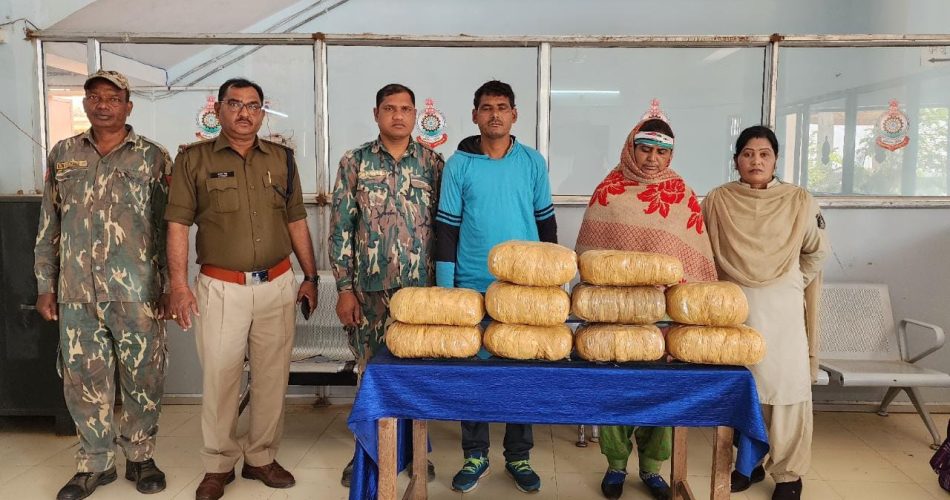 CRIME NEWS : गांजा की तस्करी करते आरोपी चढ़े पुलिस के हत्थे - CG Sandesh