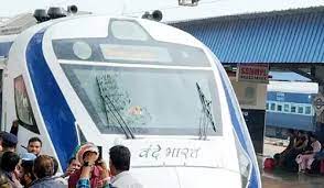 फिर हुई वंदे भारत एक्सप्रेस ट्रेन में पत्थरबाजी - CG Sandesh