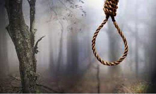 पिथौरा : बुजुर्ग ने अज्ञात कारणों से लगाई फांसी - CG Sandesh