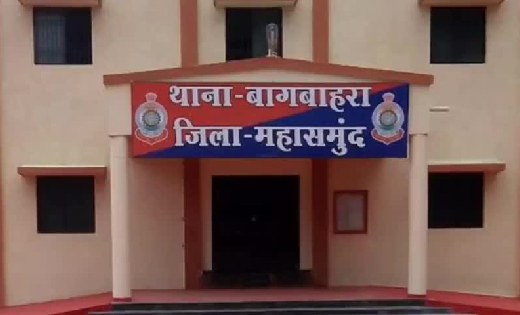 बागबाहरा : बस से मजदूरों का पलायन कराते दो दलाल गिरफ्तार, पु... - CG Sandesh