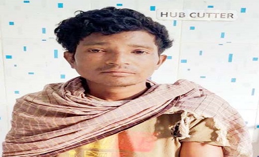 शराब के नशे में सांप को गले लगा लिया युवक, अब अस्पताल में भर... - CG Sandesh