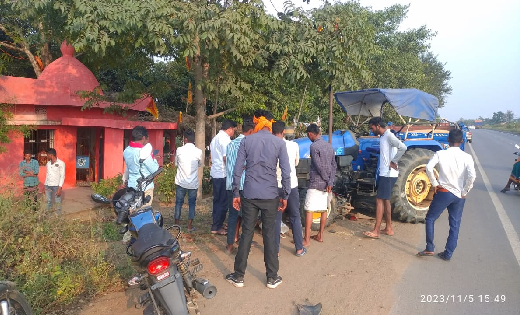बसना : विपरीत दिशा से आ रही ट्रेक्टर की चपेट में आया बाइक सव... - CG Sandesh